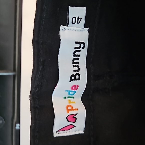 NWT Pride Bunny rainbow roll up black chino. Size 40. - Picture 9 of 12